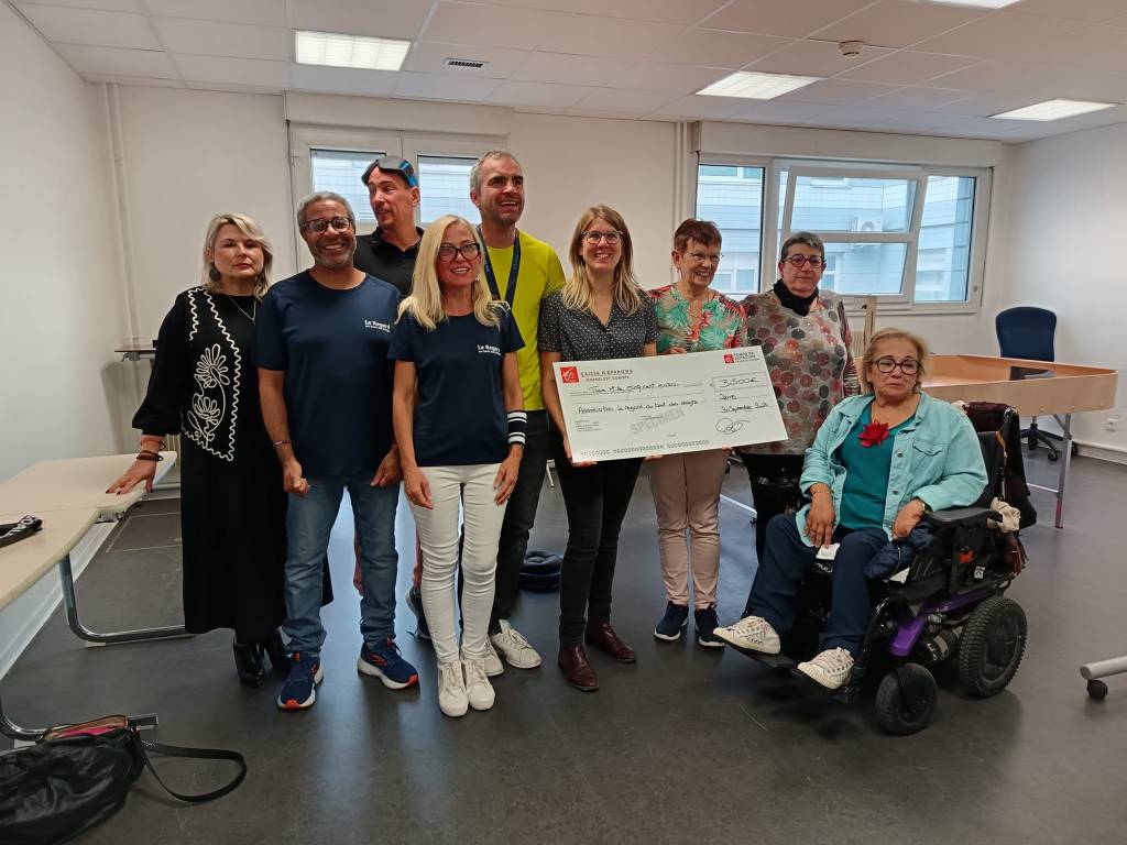 les sportifs et les sponsors. chèque de 3500 euros 